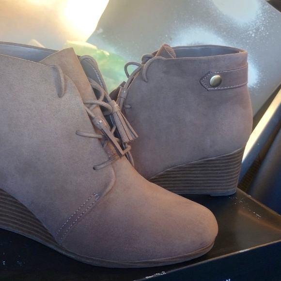 Women's Dr Scholl's's wedge lace ups size:7M - Picture 2 of 5